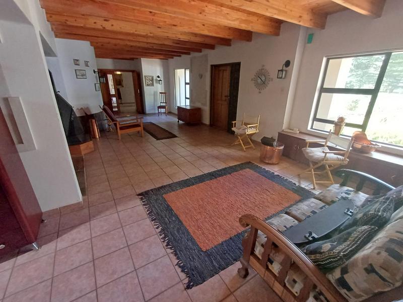 5 Bedroom Property for Sale in Unitas Park Gauteng