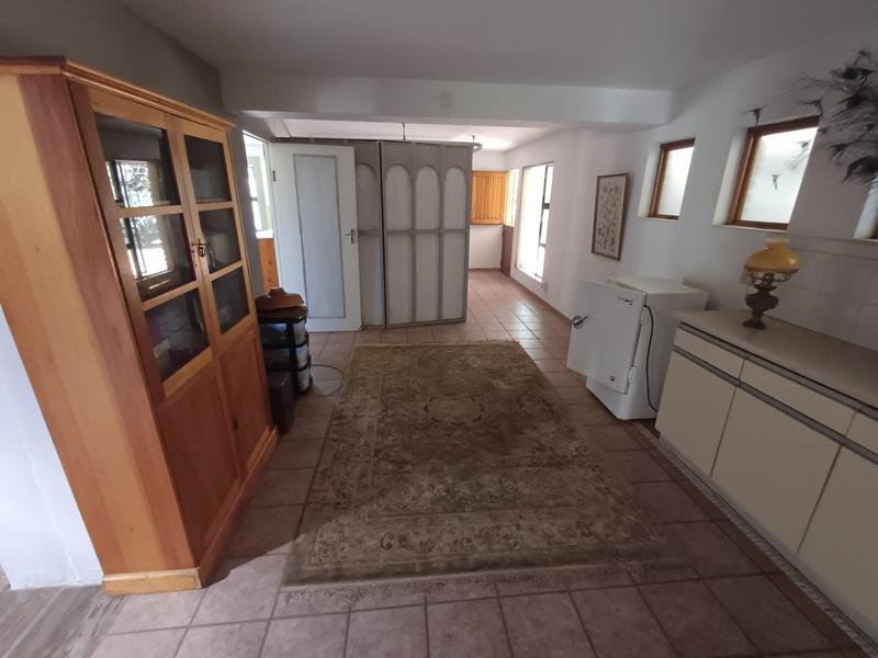 5 Bedroom Property for Sale in Unitas Park Gauteng