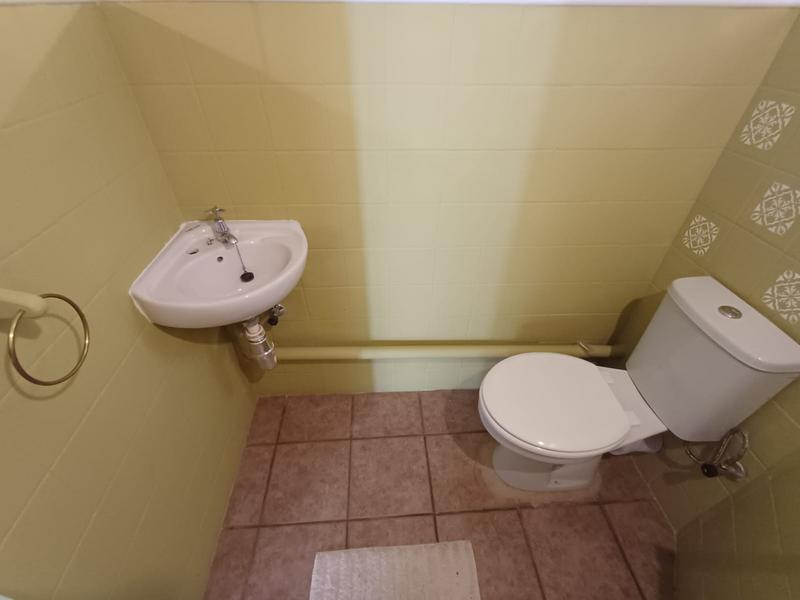 5 Bedroom Property for Sale in Unitas Park Gauteng