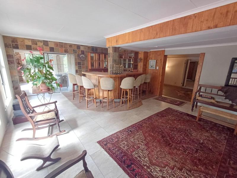 5 Bedroom Property for Sale in Unitas Park Gauteng