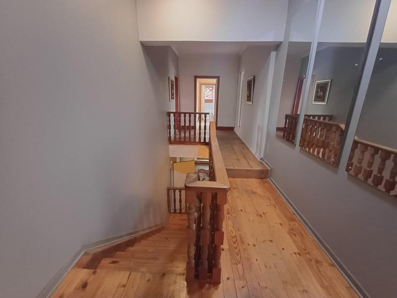 5 Bedroom Property for Sale in Unitas Park Gauteng