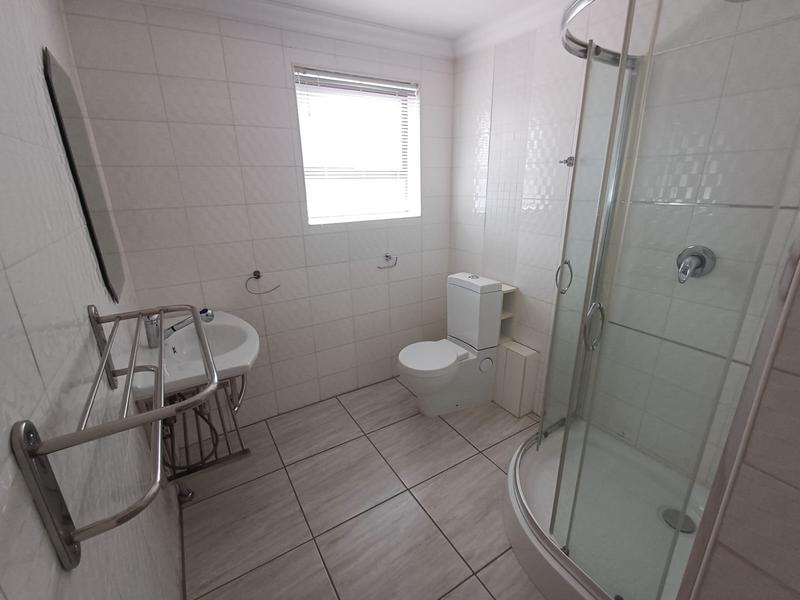 5 Bedroom Property for Sale in Unitas Park Gauteng