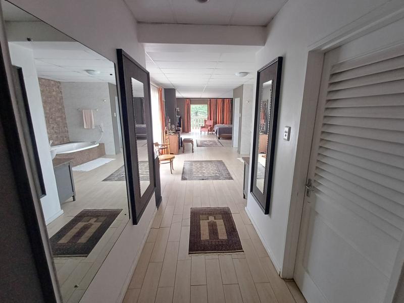 5 Bedroom Property for Sale in Unitas Park Gauteng