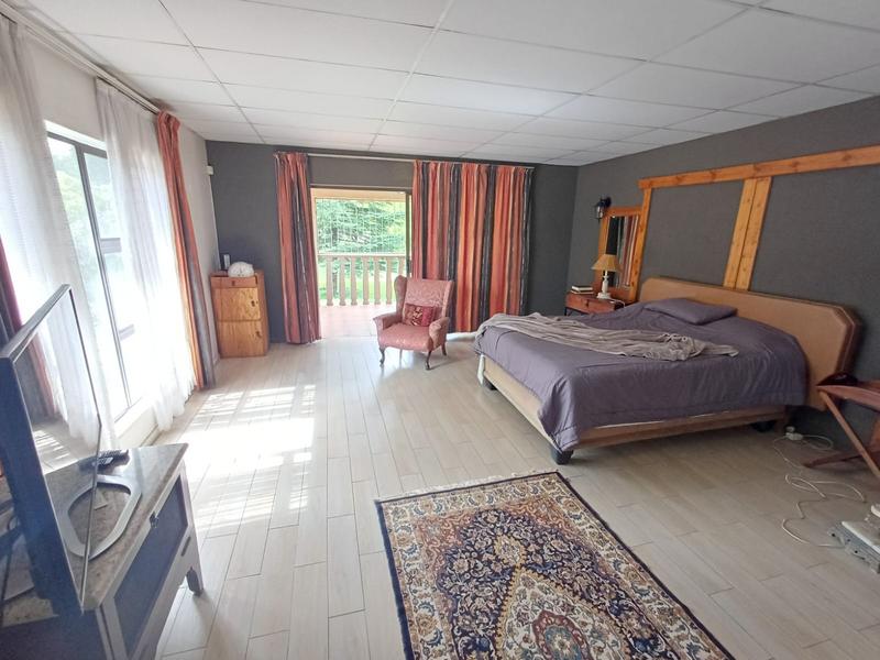 5 Bedroom Property for Sale in Unitas Park Gauteng