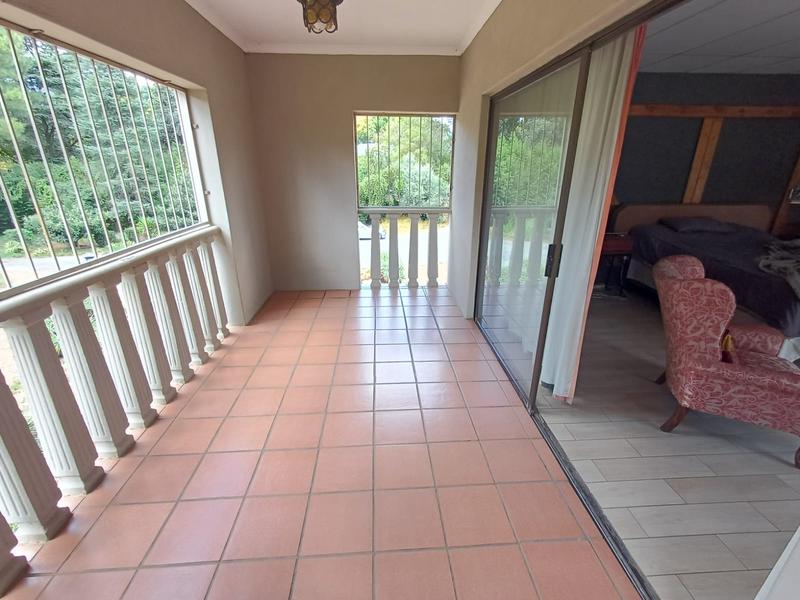 5 Bedroom Property for Sale in Unitas Park Gauteng