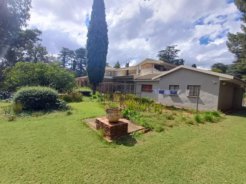 5 Bedroom Property for Sale in Unitas Park Gauteng