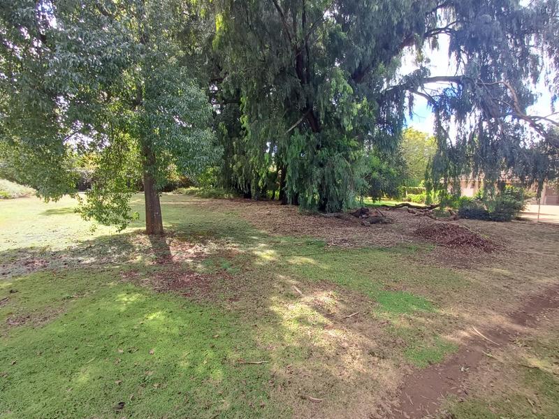 5 Bedroom Property for Sale in Unitas Park Gauteng