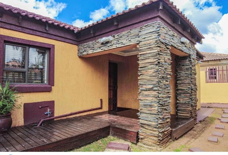 3 Bedroom Property for Sale in Karenpark Gauteng