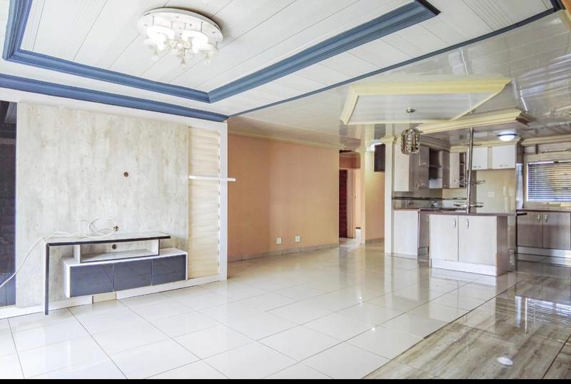 3 Bedroom Property for Sale in Karenpark Gauteng