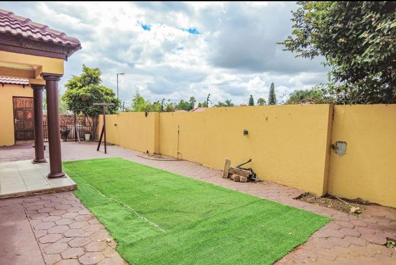 3 Bedroom Property for Sale in Karenpark Gauteng