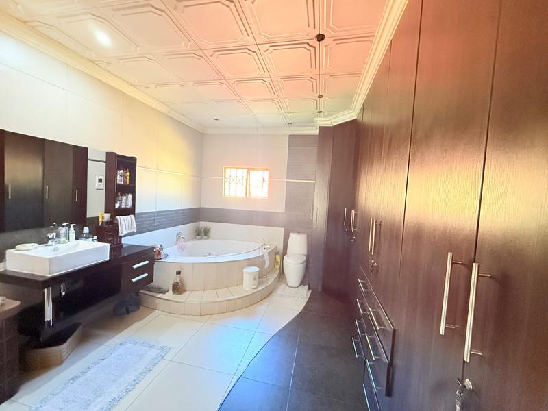 3 Bedroom Property for Sale in Vanderbijlpark CW 5 Gauteng