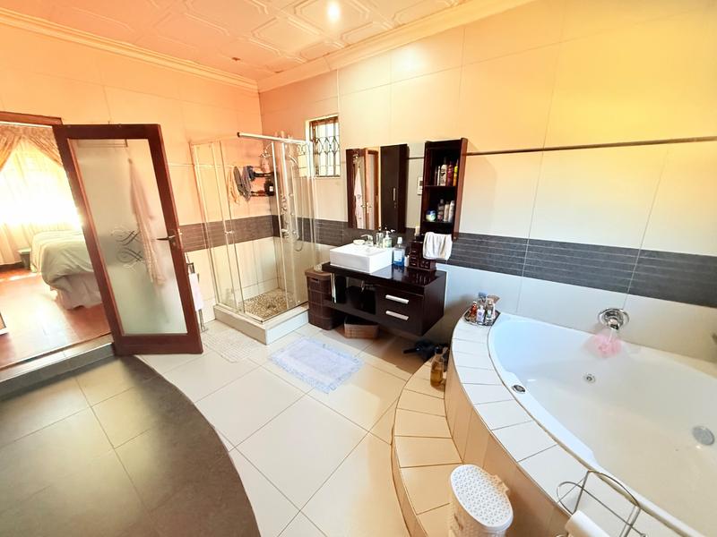 3 Bedroom Property for Sale in Vanderbijlpark CW 5 Gauteng