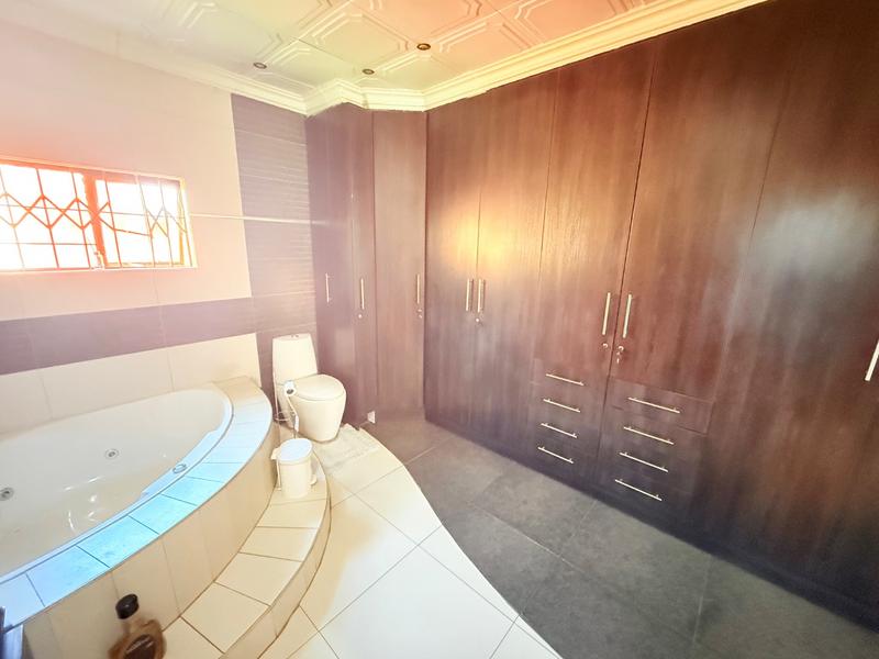 3 Bedroom Property for Sale in Vanderbijlpark CW 5 Gauteng