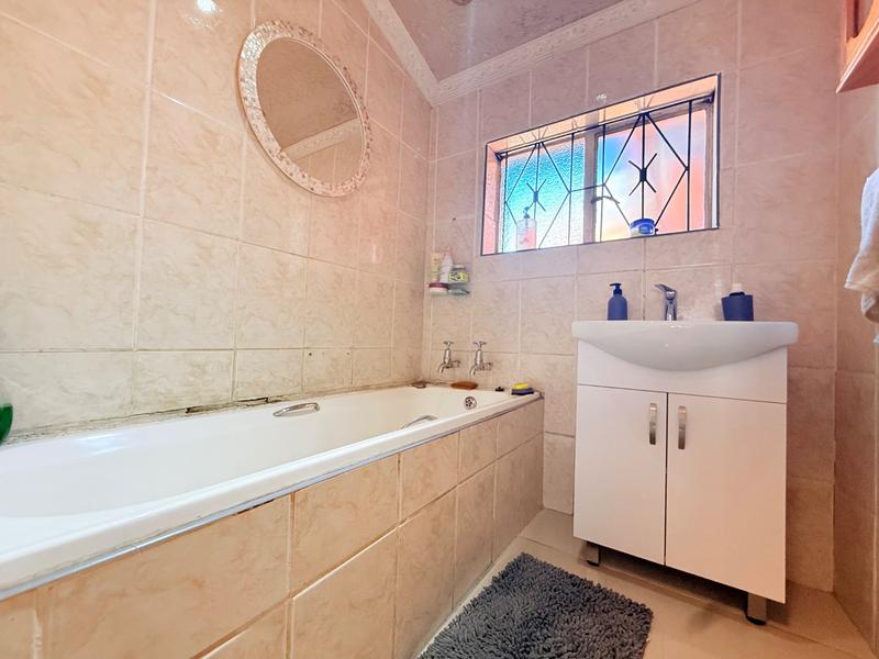 3 Bedroom Property for Sale in Vanderbijlpark CW 5 Gauteng