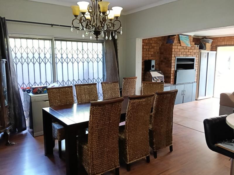 5 Bedroom Property for Sale in Brackendowns Gauteng