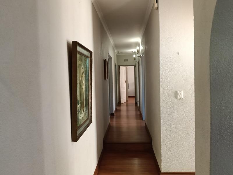 5 Bedroom Property for Sale in Brackendowns Gauteng