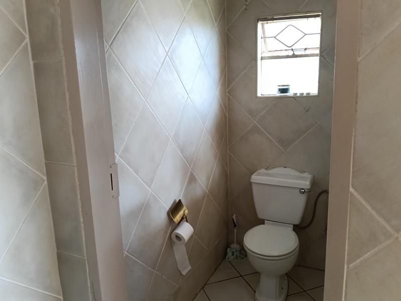 5 Bedroom Property for Sale in Brackendowns Gauteng