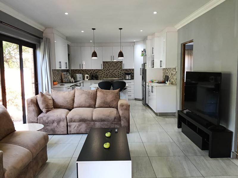 5 Bedroom Property for Sale in Brackendowns Gauteng