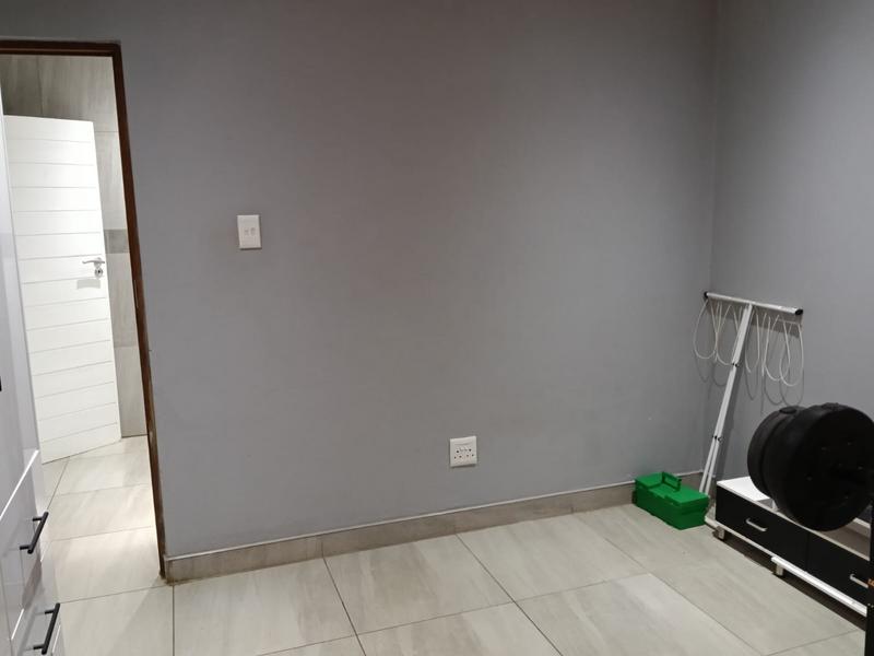 5 Bedroom Property for Sale in Brackendowns Gauteng