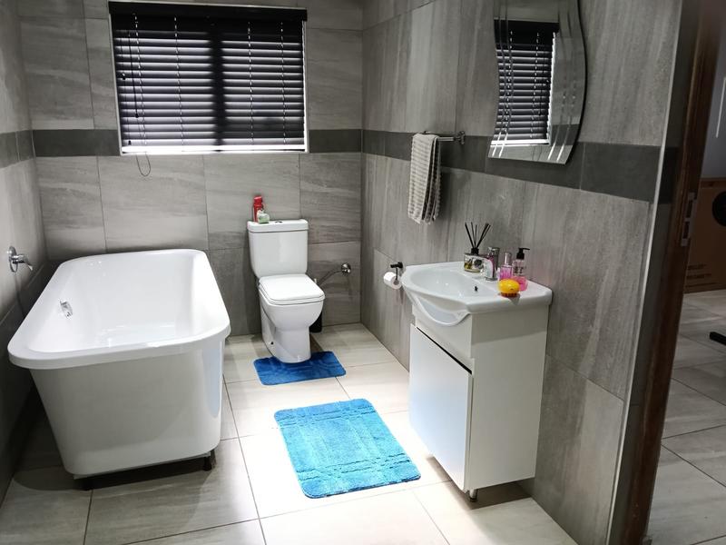 5 Bedroom Property for Sale in Brackendowns Gauteng