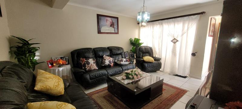 3 Bedroom Property for Sale in Brackendowns Gauteng