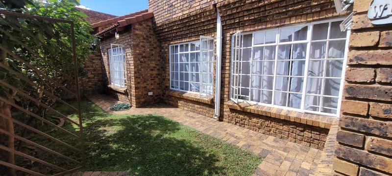 3 Bedroom Property for Sale in Brackendowns Gauteng