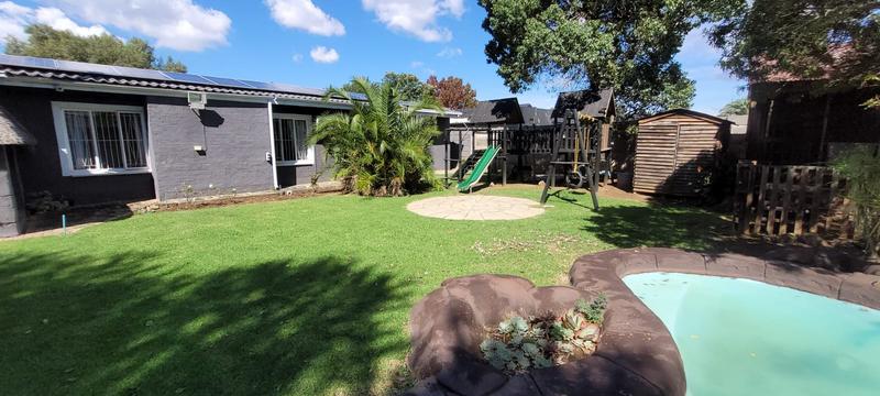 4 Bedroom Property for Sale in Brackendowns Gauteng