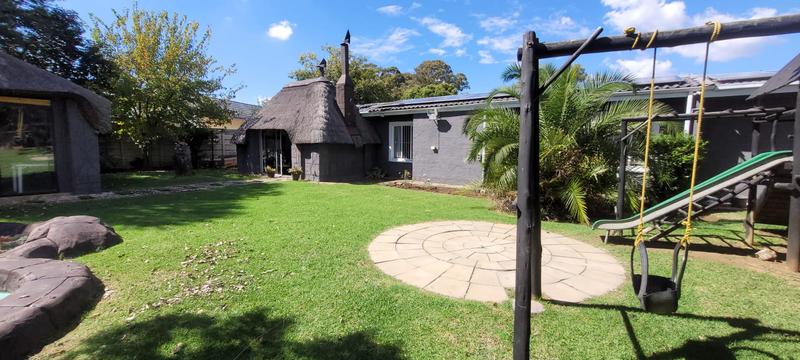 4 Bedroom Property for Sale in Brackendowns Gauteng