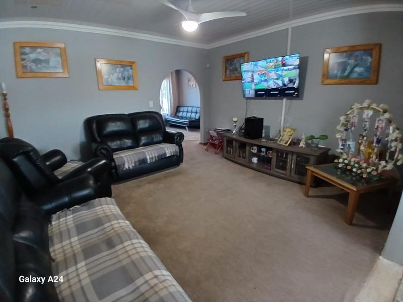 3 Bedroom Property for Sale in Brackenhurst Gauteng