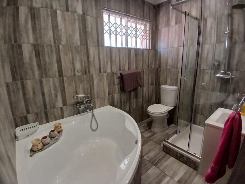 3 Bedroom Property for Sale in Brackenhurst Gauteng