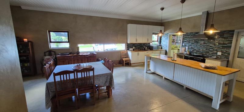 6 Bedroom Property for Sale in Mnandi Gauteng