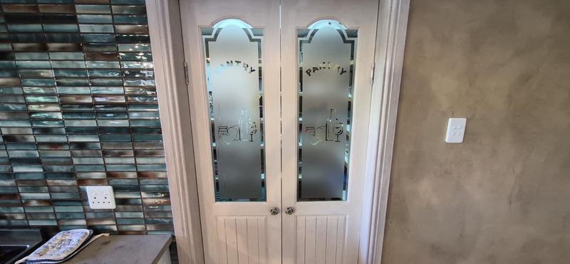 6 Bedroom Property for Sale in Mnandi Gauteng