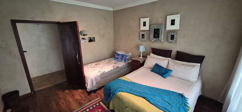 6 Bedroom Property for Sale in Mnandi Gauteng