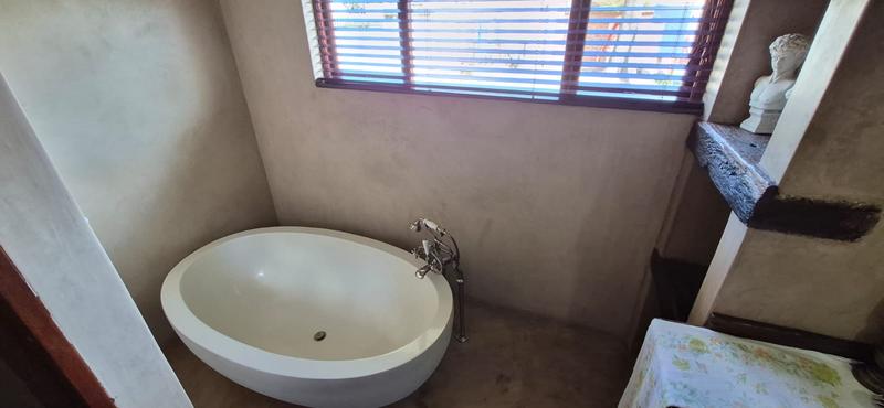 6 Bedroom Property for Sale in Mnandi Gauteng