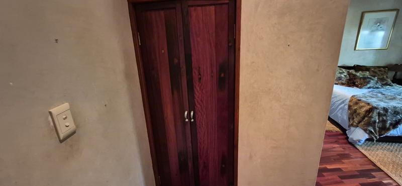 6 Bedroom Property for Sale in Mnandi Gauteng