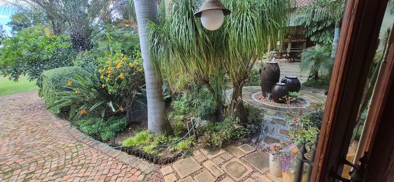6 Bedroom Property for Sale in Mnandi Gauteng