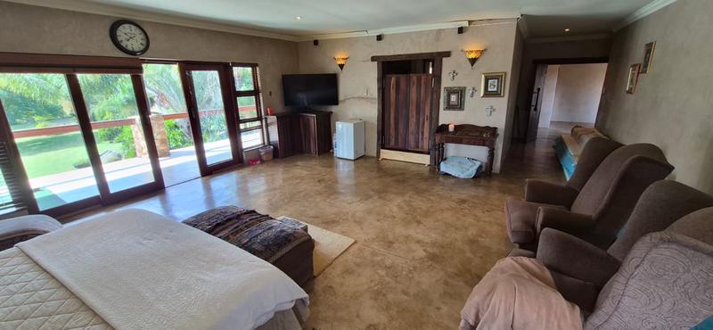 6 Bedroom Property for Sale in Mnandi Gauteng