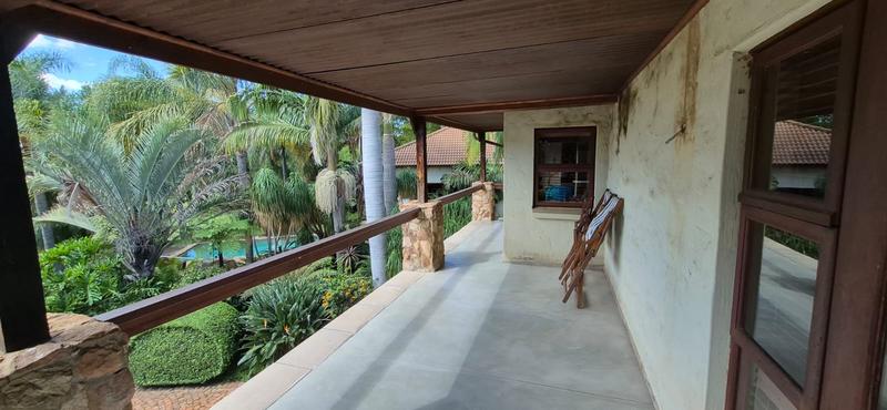 6 Bedroom Property for Sale in Mnandi Gauteng