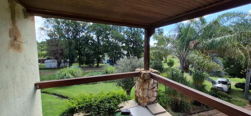 6 Bedroom Property for Sale in Mnandi Gauteng
