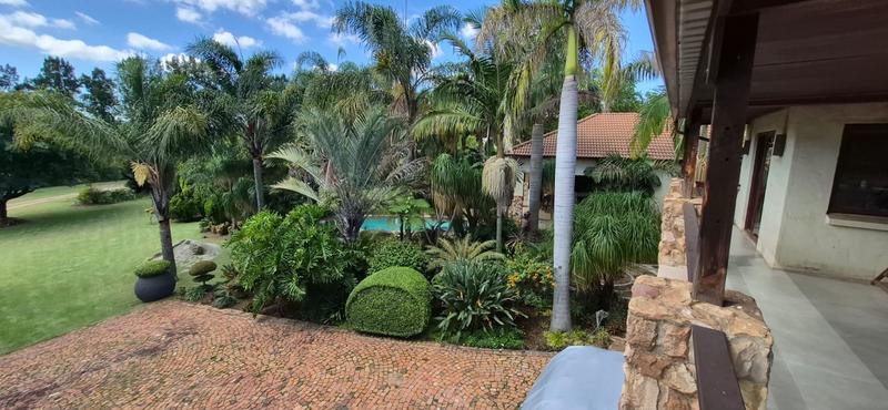 6 Bedroom Property for Sale in Mnandi Gauteng