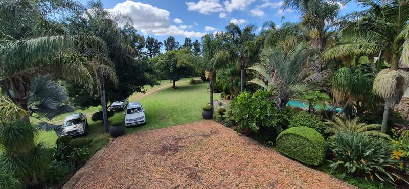 6 Bedroom Property for Sale in Mnandi Gauteng