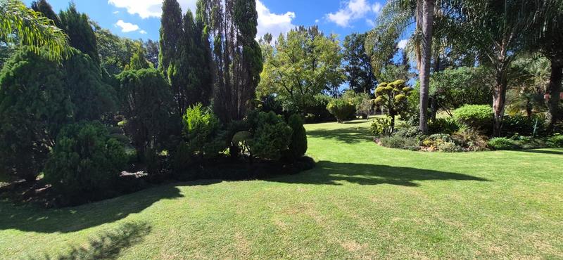 6 Bedroom Property for Sale in Mnandi Gauteng