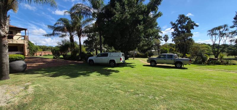 6 Bedroom Property for Sale in Mnandi Gauteng