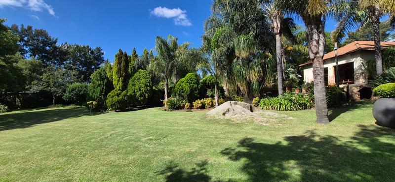 6 Bedroom Property for Sale in Mnandi Gauteng