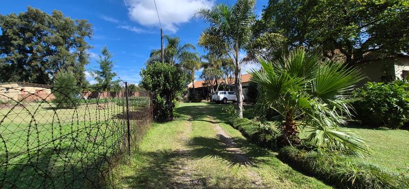 6 Bedroom Property for Sale in Mnandi Gauteng