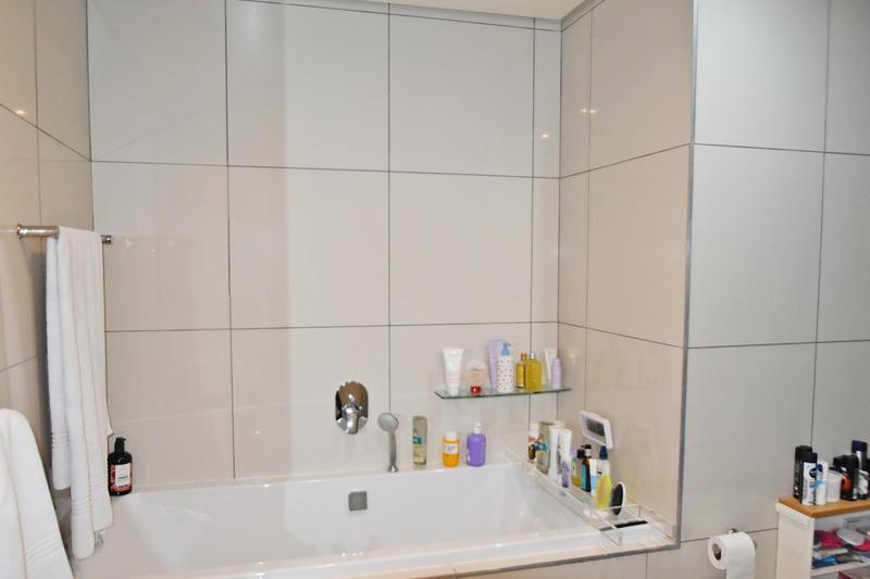 To Let 2 Bedroom Property for Rent in Illovo Gauteng