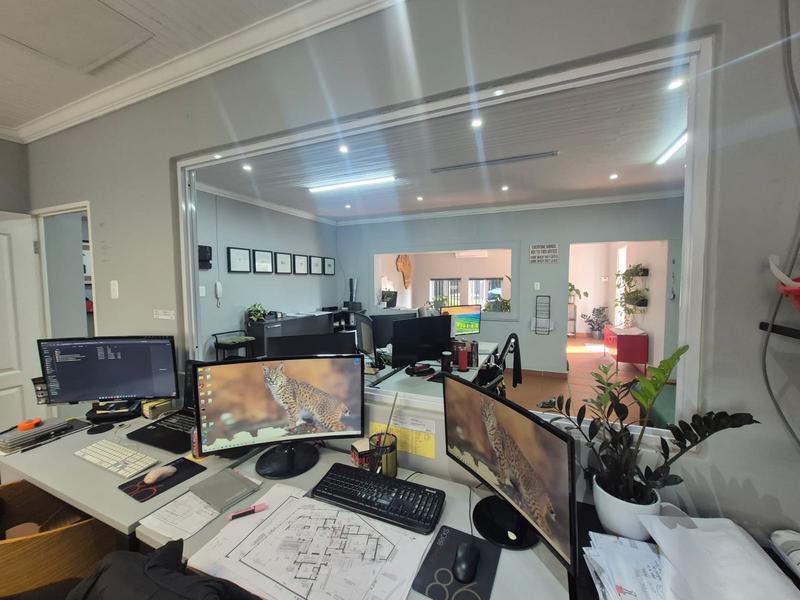 To Let Commercial Property for Rent in Clubview Gauteng