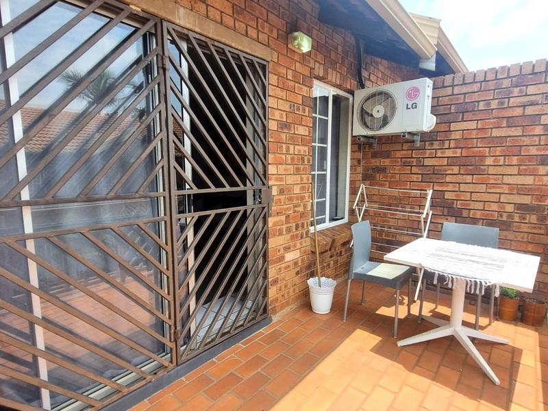 3 Bedroom Property for Sale in Faerie Glen Gauteng