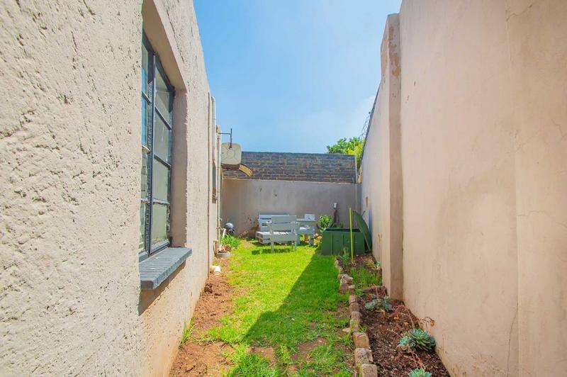 6 Bedroom Property for Sale in Brixton Gauteng