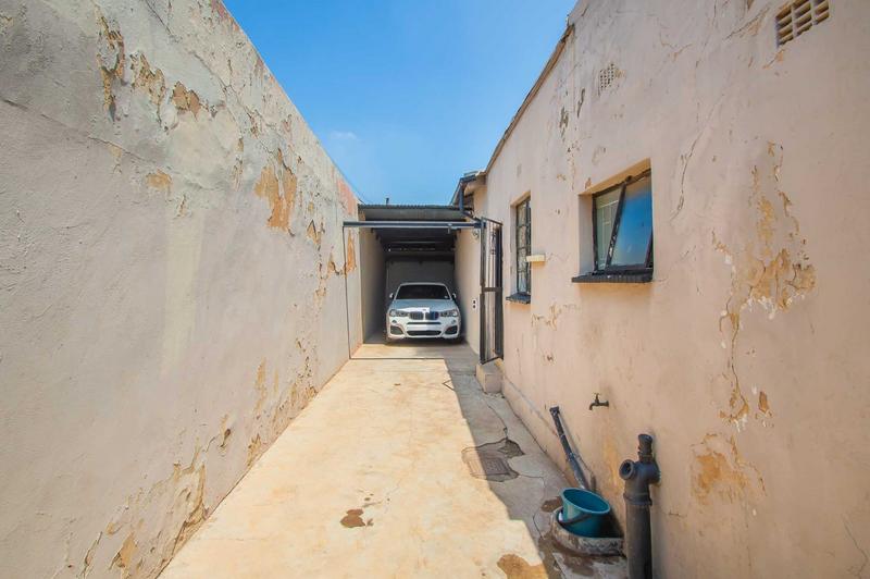 6 Bedroom Property for Sale in Brixton Gauteng